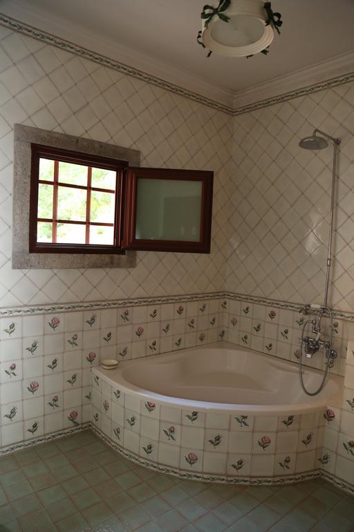 Quinta Dos Castanheiros Bed And Breakfast Ponte de Lima Værelse billede